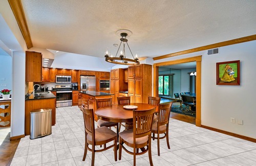 Stroudsburg Casa | Luxury Villa in the heart of Poconos with Pool, Hot Tub, Sauna, and Game Room