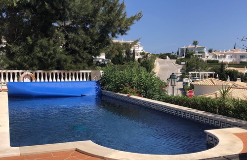 Budens Villa | Villa de lujo en un complejo de golf con piscina privada, vistas lejanas y wifi gratis