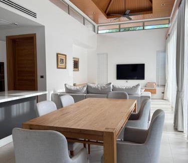 Ban Mut Dok Khao Villa | Luxury Villa Phuket