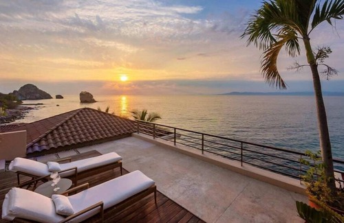 Mismaloya Villa | Luxury Villa -Private Jacuzzi - Ocean View