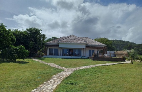 Robins Bay Villa | Luxury Villa - Private Beach