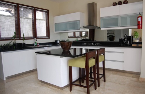 Jimbaran Villa | de lujo de 4 dormitorios villa con el golf, playas de surf y vistas al mar