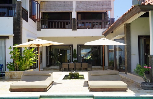Jimbaran Villa | de lujo de 4 dormitorios villa con el golf, playas de surf y vistas al mar