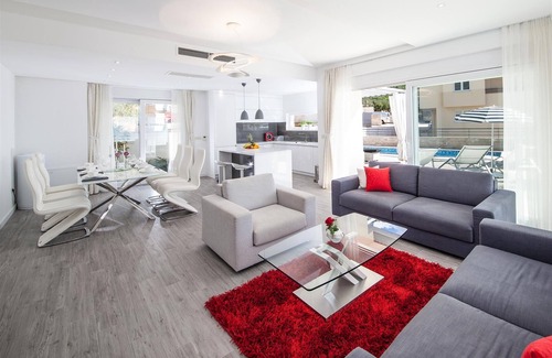Veliko Brdo Villa | Luxury Villa Red Silk with Heated Pool