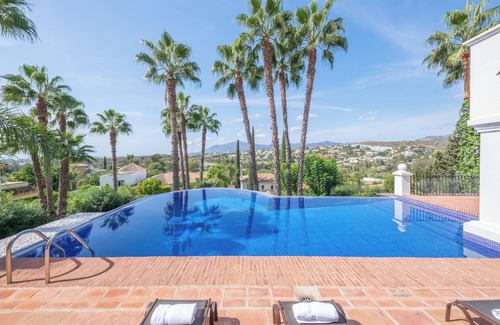 New Golden Mile Villa | "Villa Sildavia" con piscina, jardín, terraza, balcón, aire acondicionado y Wi-Fi