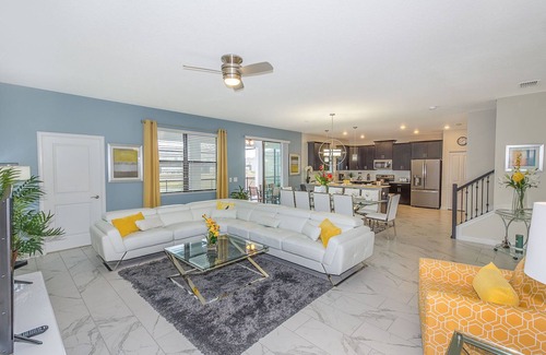 Kissimmee Villa | Lujosa Villa Storey Lake 15min→Disney, piscina privada + sin cargos adicionales