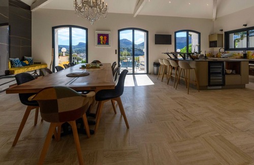 Cassis Villa | Villa-Exclusivo-Vista al Mar-Piscine à Débordement-Baño privado con hidromasaje