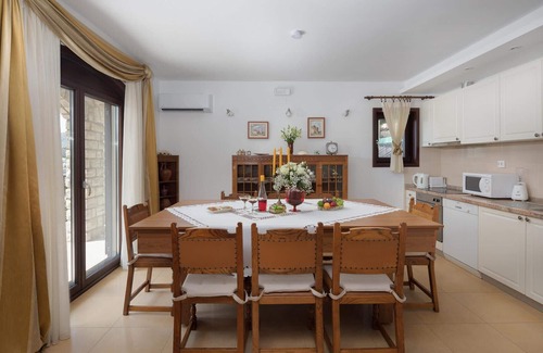 Trogir Villa | **** Villa de lujo, Trogir - Ciovo, directamente en el mar con piscina para 12 personas (+ 2 niños)