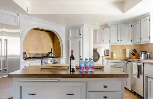 Santa Barbara Casa | Luxury Villa w/ Saltwater Pool/Spa and Private Beach Access