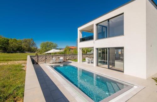 Milcetici Villa | Luxury Villa Weiss - Malinska - Heated Pool - Central floor heating in Winter - Osmosis System in kitchen