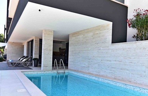 Icici Casa | Luxury villa White Rhapsody 1 with heated pool and private parking in Istria