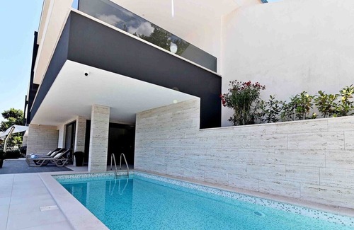Icici Casa | Luxury villa White Rhapsody 1 with heated pool and private parking in Istria