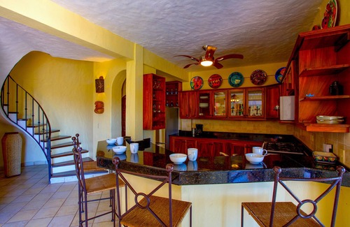 Romantic Zone Villa | Villa de lujo con piscina climatizada con vista a la bahía, mucama y chef