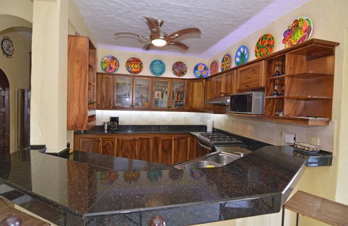 Romantic Zone Villa | Villa de lujo con piscina climatizada con vista a la bahía, mucama y chef