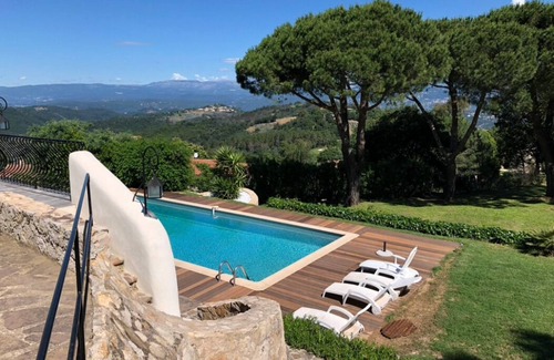 Tanneron Casa | Luxury villa with a view, 15 min away from the sea
