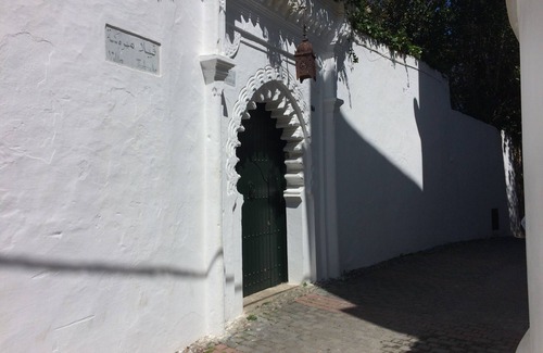 Tangier Villa | Villa de lujo con jardín, piscina y hammam. Personal de la casa incluido.