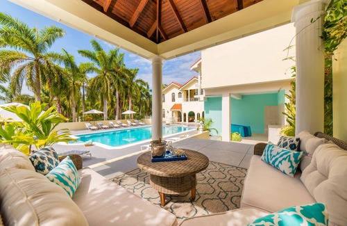 Montego Bay Casa | Finca privada en exclusivo barrio cerrado con personal completo.