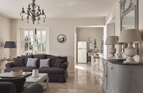 Skinaria Villa | VILLA DE LUJO con piscina privada, jacuzzi, sala de juegos, petanca y olivar