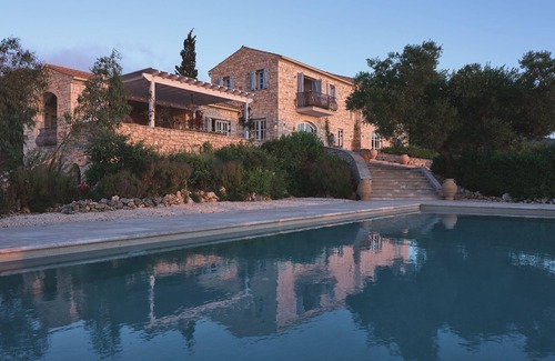 Skinaria Villa | VILLA DE LUJO con piscina privada, jacuzzi, sala de juegos, petanca y olivar