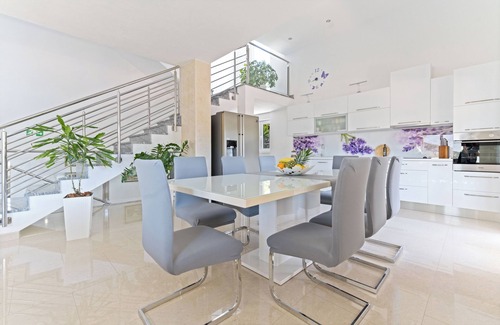 Trogir Villa | Nueva Villa de lujo con piscina en la azotea y Jakuzzi en Trogir