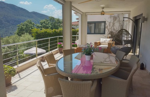 La Drova Villa | Luxury villa with stunning views.