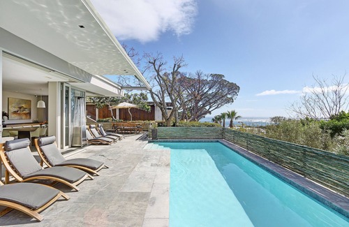Camps Bay Villa | Villa de lujo con tranquilidad Bay y montaña y expansivas terrazas y piscina