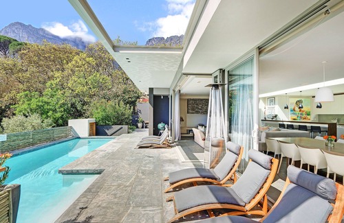 Camps Bay Villa | Villa de lujo con tranquilidad Bay y montaña y expansivas terrazas y piscina
