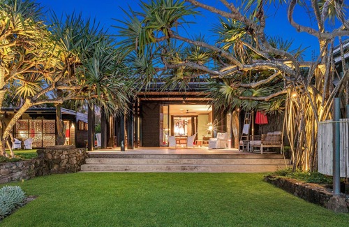 Byron Bay Casa | Luxury Villas Pacific House Byron Bay (Access to Beach)