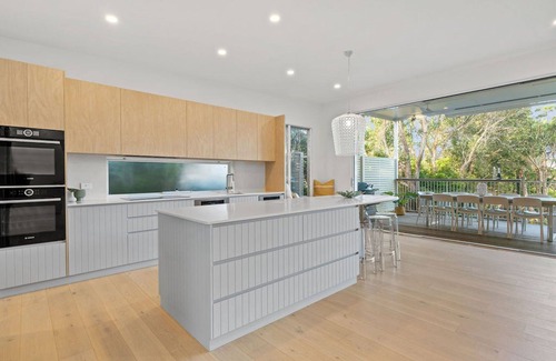 New Brighton Casa | Luxury Villas The Break (Heated Pool)