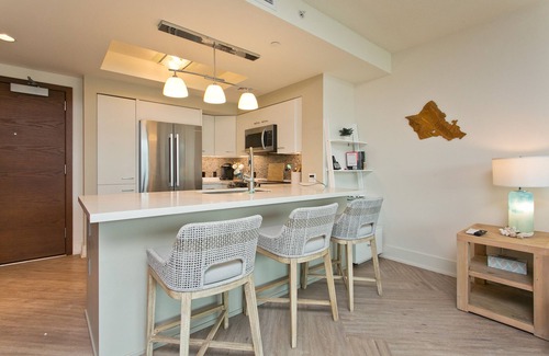 Waikiki Condominio | Luxury Waikiki condo - 28th floor! Stunning views, convenient location, parking