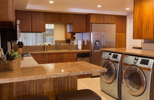 Waikiki Condominio | ¡NUEVO! Ático de lujo Waikiki de 2 dormitorios con vistas al océano, aparcamiento gratuito y conexión WiFi