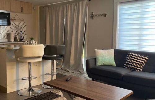 Riverview Apartamento | Luxury Walkout Suite