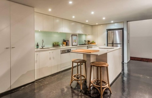 Abbotsford Apartamento | Luxury warehouse apartment close to CBD