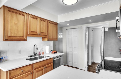 South Beach Condominio | LUXURY WATERFRONT VILLA W/ DOCK, TENNIS & WALK TO BEACH HILTON HEAD