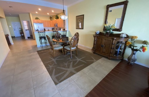 Clearwater Beach Condominio | Frente al lujo- Decoración tropical -3 hab / 2bth-1824 pies cuadrados con TV LCD.