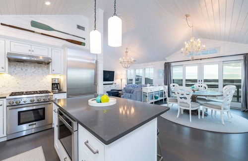 Snug Harbor Casa | Luxury Waterfront Retreat