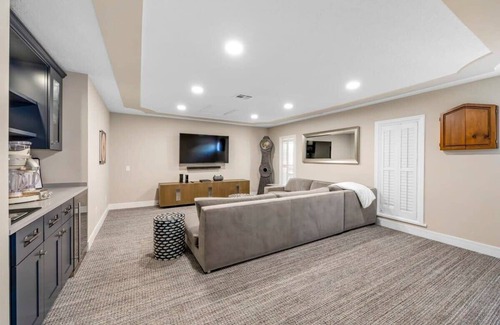 Sanders Casa | Luxury Waterfront Pool Home-5BD/5BA