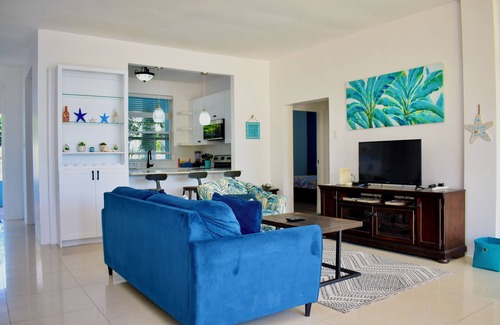 Tower Isle Condominio | Waterfront de lujo 1/1 con piscina y gimnasio