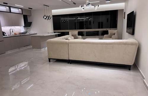 Jnah Apartamento | Luxury waterfront 3 bedroom apartment with AC, WiFi in Beirut - Jnah.
