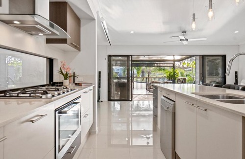 Maroochydore Casa | Luxury Waterfront Living In the heart of Sunshine Coast.