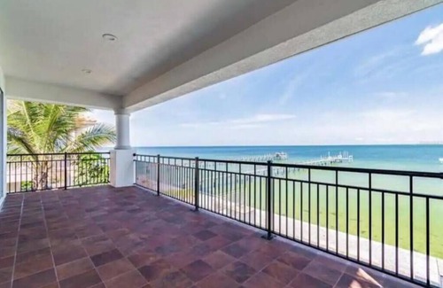 Apollo Beach Casa | Luxury Waterfront Paradise in Apollo Beach