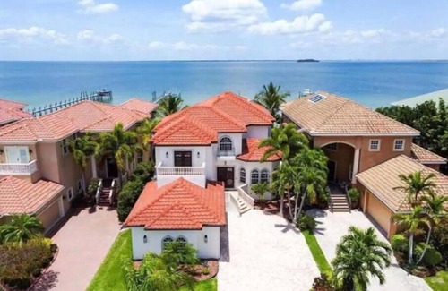 Apollo Beach Casa | Luxury Waterfront Paradise in Apollo Beach