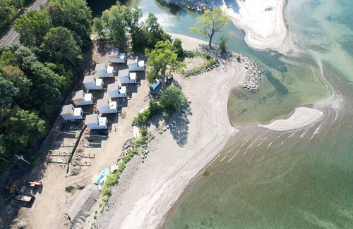 Silver Creek Complejo | Luxury Waterfront Resort with private beach cabana, sauna, spa and more.