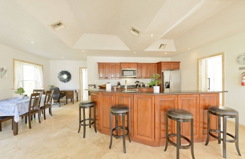 Placencia Villa | Luxury Waterfront Home + RESORT ACCESS! No sargassum!
