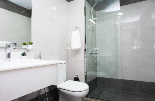 Al Majaz Apartamento | Luxury waterview 2BD