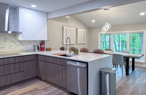 East Stroudsburg Casa | Luxury Wellness Estate. Private SPA, Pool, Sauna & Cinema.