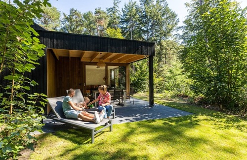 Norg Casa | Luxury wellness bungalow for 6 people with private sauna and whirlpool overlooking the forest.