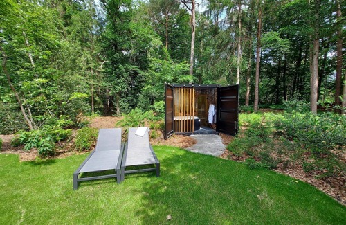 Norg Casa | Luxury wellness bungalow for 6 people with private sauna and whirlpool overlooking the forest.