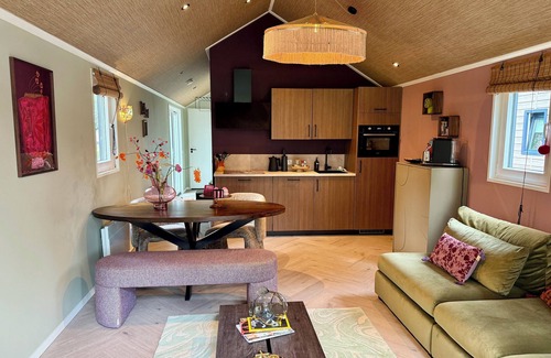 Municipality of Hellendoorn Chalet De Esquí | Wellness lodge with private hot tub