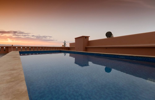 Semlalia Apartamento | Luxury Wellness in Marrakech Center – Hammam, Sauna, Gym, Heated Pool & Rooftop.